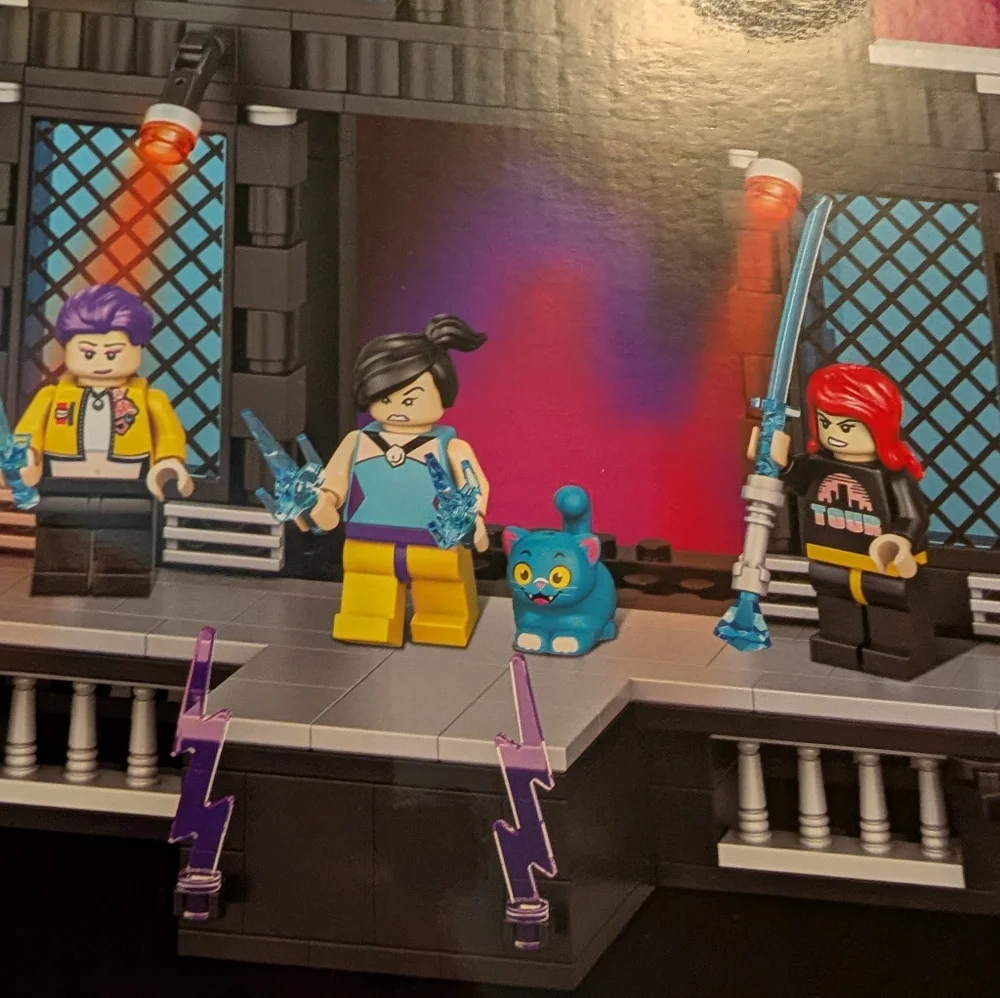 KPOP Building Set with Black and Blue Blocks